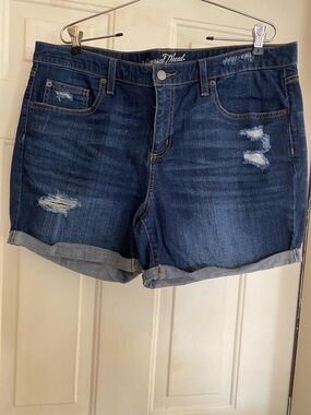 Universal Thread Indigo Distressed Denim Roll-Cuff Shorts
